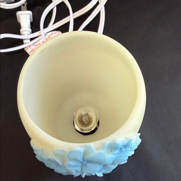 Flowers of Light Hand Painted Bonded Marble Electric Blue Hydrangea Night Lamp - Picture 4 of 10